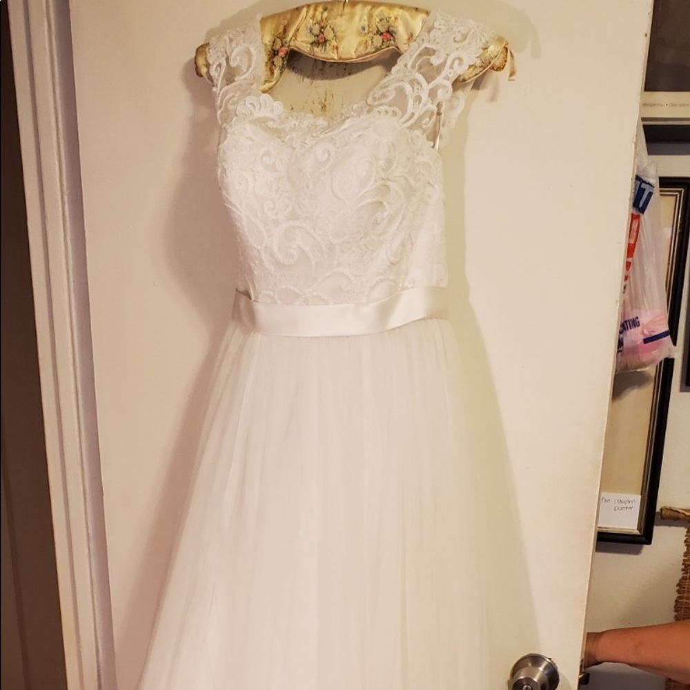 David’s Bridal Wedding Gown